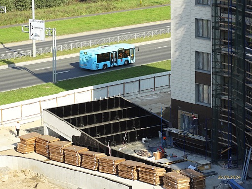 БФА В ОЗЕРКАХ, въезд в паркинг со стороны Cуздальского шоссе